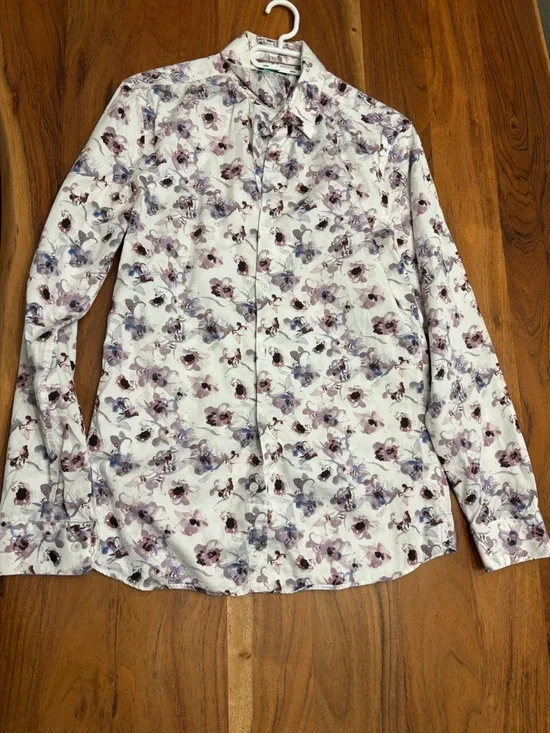 RW&CO. White Floral Dress Shirt with Purple and Blue Accents - Picture 2 of 9